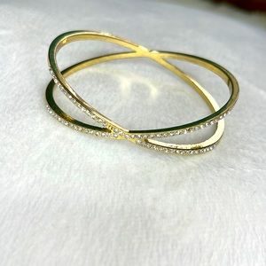 Gorgeous gold and diamond bracelet